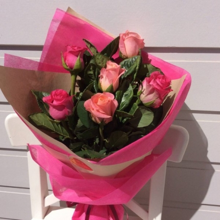 Fancy Half Dozen - 6 Stems In Bouquet