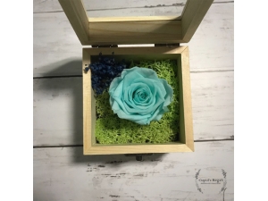 PRESERVED TURQUOISE ROSE IN A BOX