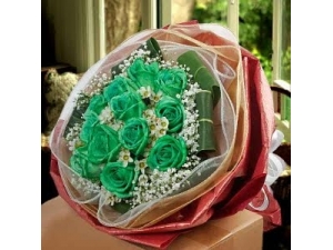 Double Dip Green - 12 Stems Bouquet
