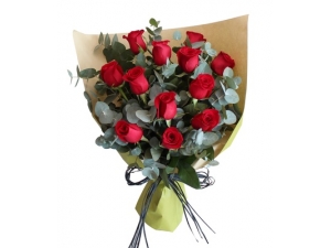 Love You - 12 Stems Bouquet