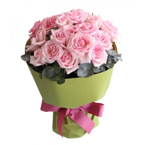 Classic Romance  - 12 Stems Bouquet