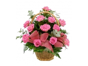 Lucky In Love - 12 Stems In Basket