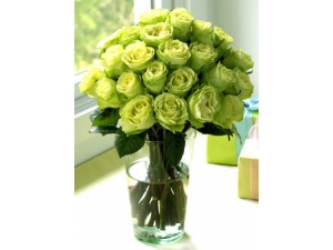 Crown Majesty - 24 Stems In Vase
