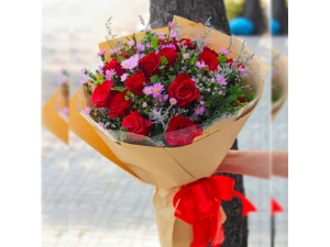 12 Red Roses Bouquet