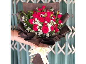 12 Red Roses Bouquet