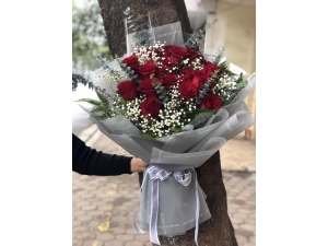 12 Red Roses Bouquet