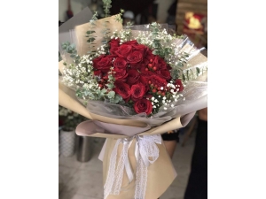 12 Red Roses Bouquet