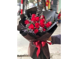 12 Red Roses Bouquet